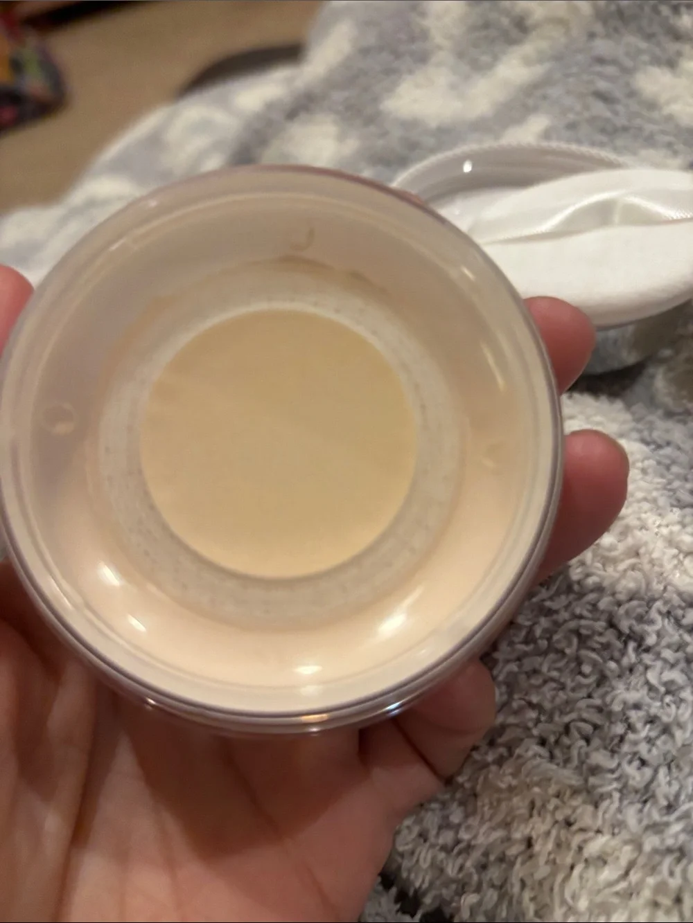 Farmasi lightweight translucent